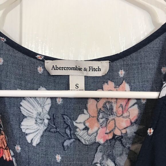 💚 B1 Abercombie &Fitch blue flowered romper - Picture 2 of 5